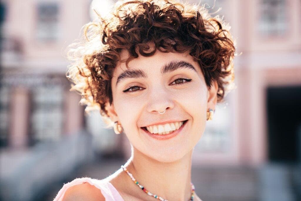 Broken and Worn Teeth: Understanding Causes, Risks, and Treatment Options
